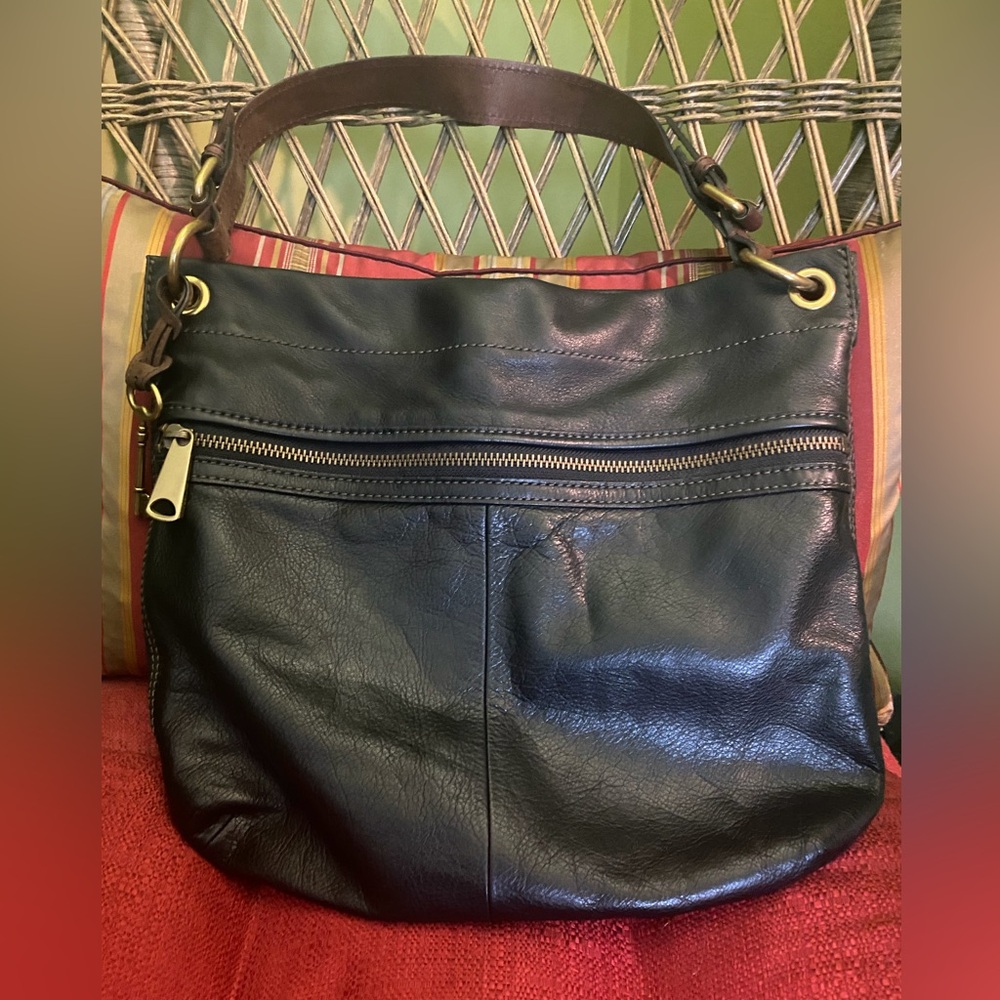 FINAL PRICE Fossil Black Leather Shoulder Bag. - Picture 2 of 7